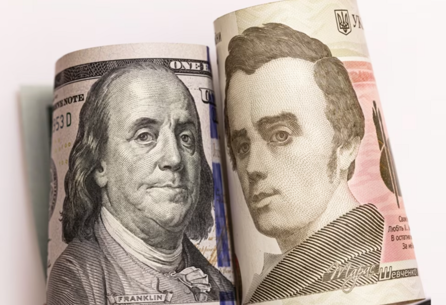 Курс валют на 3 апреля – гривна продолжает падение, сообщили в Минфине - фото 1