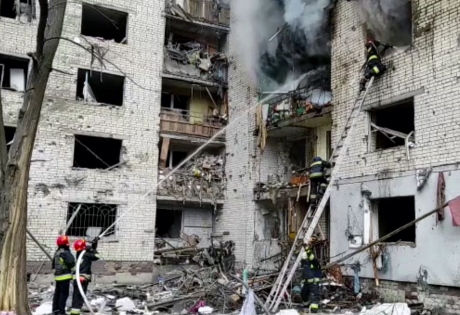 Атака рф на Чернигов - три ракетных удара, жертвы и много раненых, говорят в ОВА - фото 1