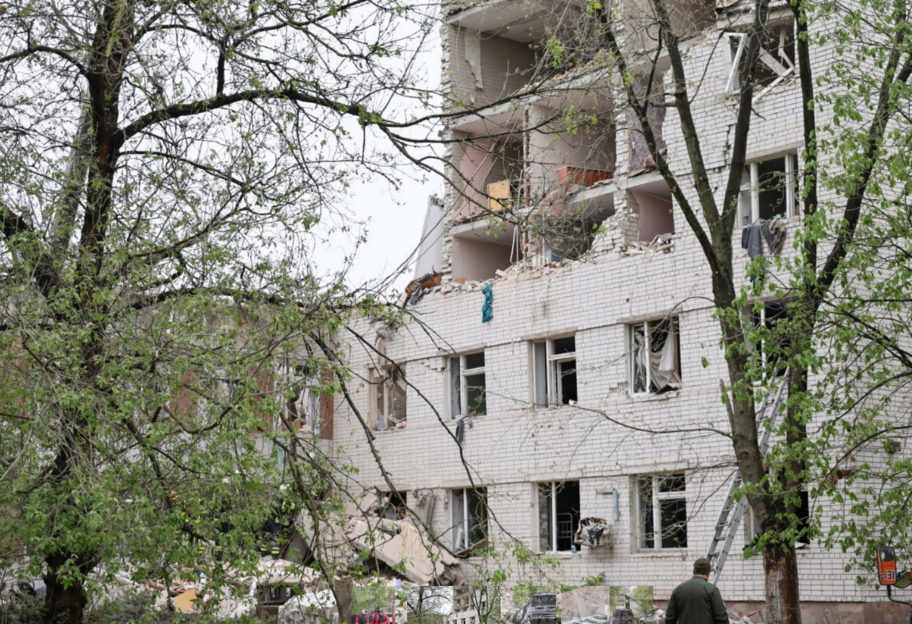 Ракетная атака России на Чернигов - количество жертв возросло до 14 человек - фото 1