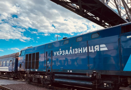 "УЗ" нарешті вдалося поновити рух поїздів на Харківщині після обстрілу рф 