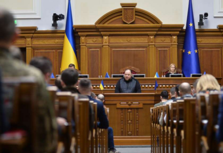 Рада продовжила воєнний стан і загальну мобілізацію в Україні