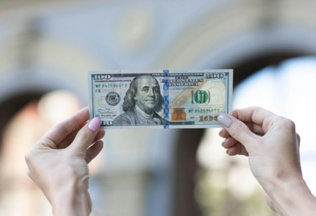 НБУ різко підвищив курс долара: скільки коштує валюта США 21 травня  