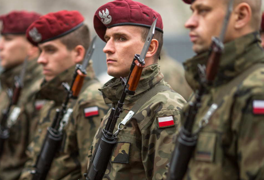 Польша не должна исключать отправку войск в Украину – Сикорский - фото 1