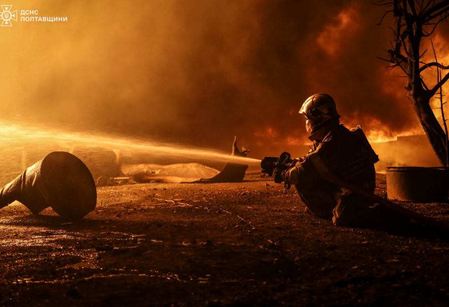Атака рф спричинила масштабну пожежу на промисловому підприємстві на Полтавщині - фото 1