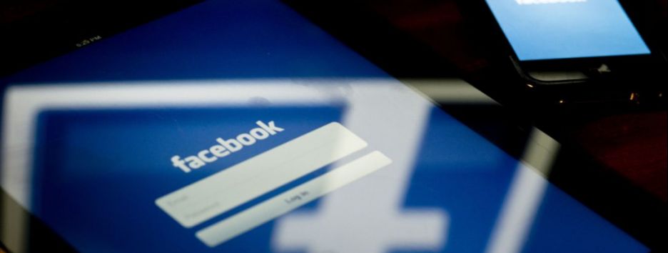 Facebook теперь маркирует спорные новости