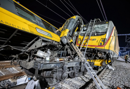 Мощное столкновение двух поездов в Чехии: в катастрофе погибли две украинки