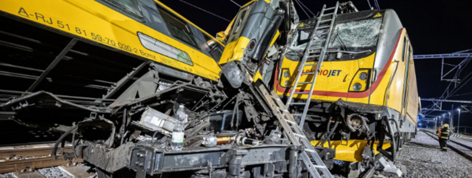Мощное столкновение двух поездов в Чехии: в катастрофе погибли две украинки
