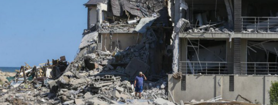 рф вдарила по Харківщині: "прилетіло" в один із вишів обласного центру та у житлову багатоповерхівку в районі 