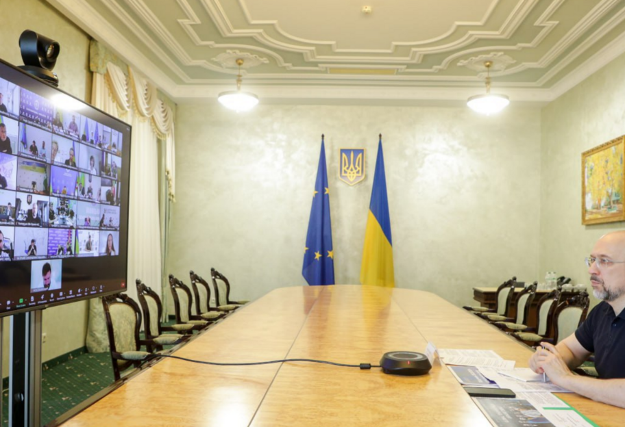 Генераторами забезпечені понад 12 тисяч українських шкіл – Шмигаль - фото 1