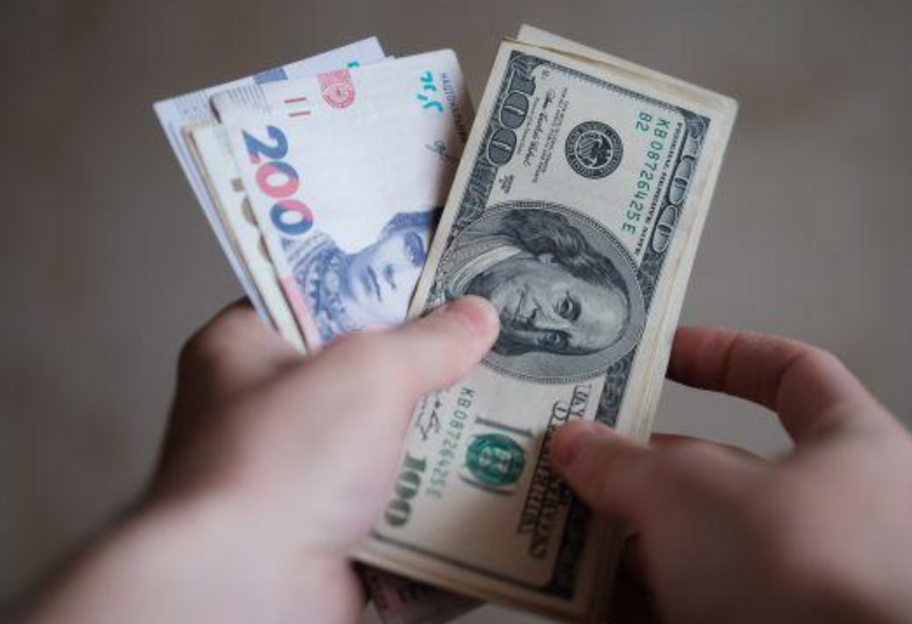 Національний банк України підвищив курс долара - ціни на валюту 3 липня  - фото 1