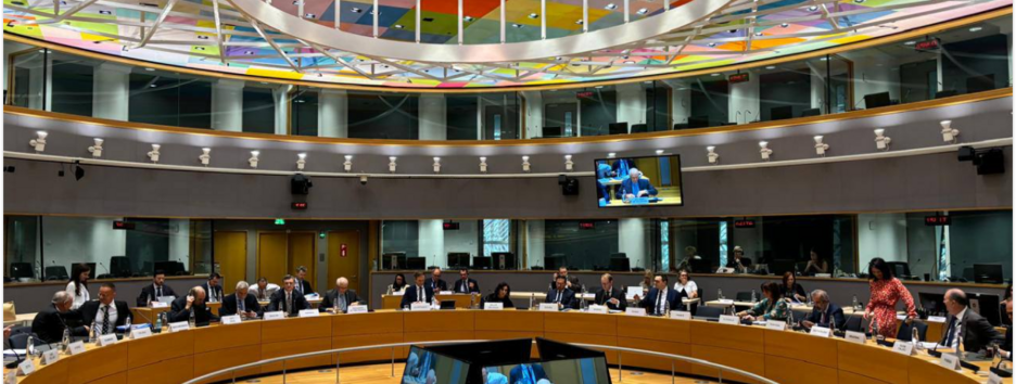 ЄС пришвидшить надання зброї та обладнання для енергосистеми Україні, - Кулеба