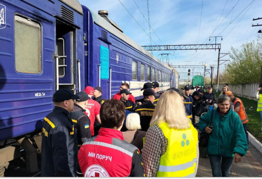 В Покровске отменили посадку на эвакуационные поезда: какие причины - фото 1