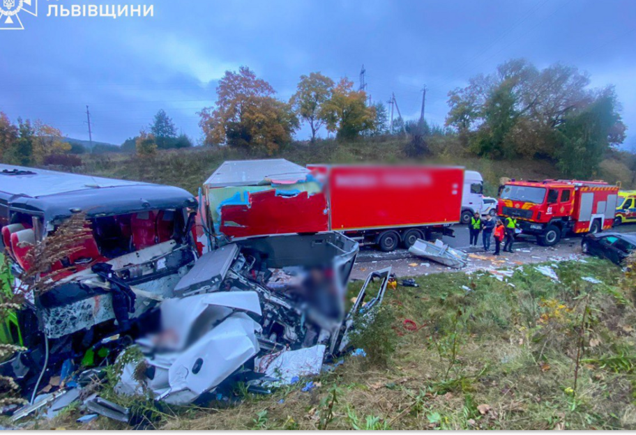 Серед постраждалих у ДТП на Львівщині є важкі, - Територіальне медичне об’єднання - фото 1