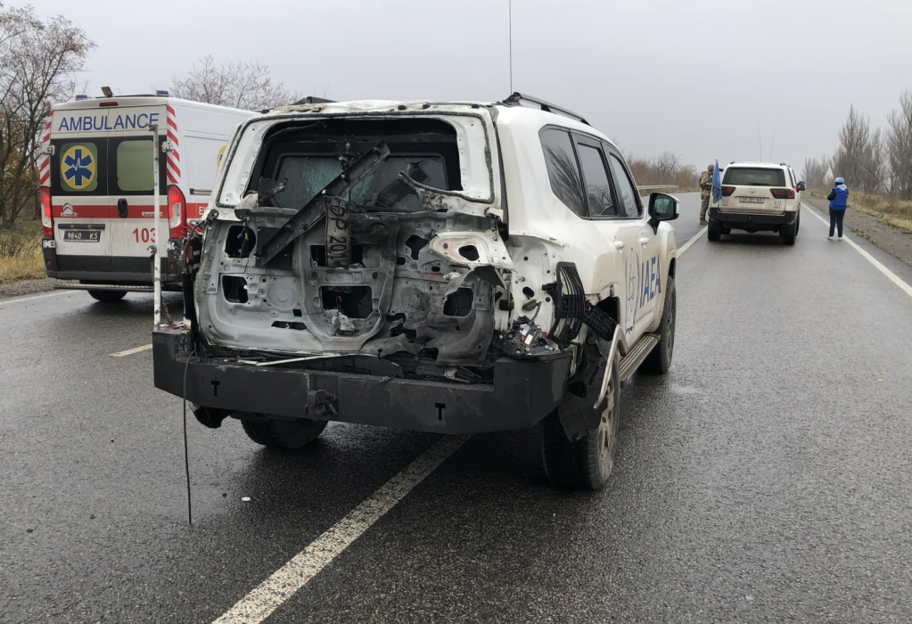 Безпілотник атакував автомобіль МАГАТЕ, який прямував в бік ЗАЕС - фото 1