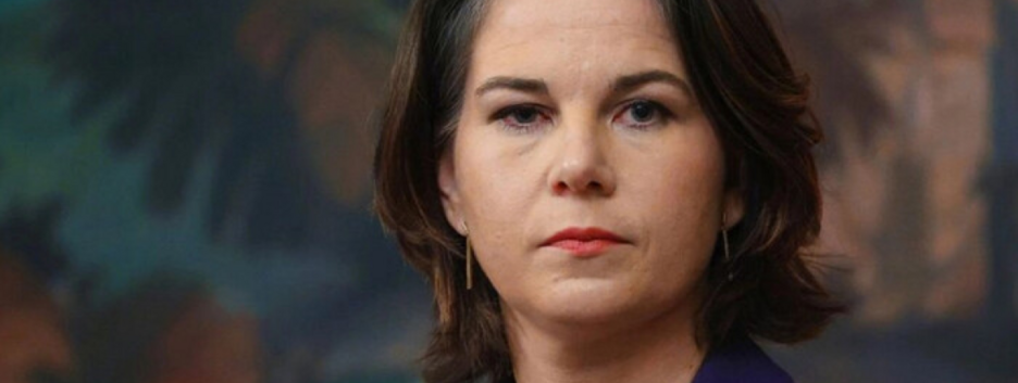 Бербок раскритиковала правительство Шольца за блокирование дополнительной помощи Украине в размере €3 млрд