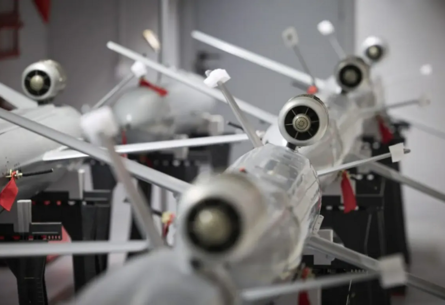 Виробництво далекобійних ракет та ПРО: у Міноборони розповіли про плани на 2025 рік - фото 1