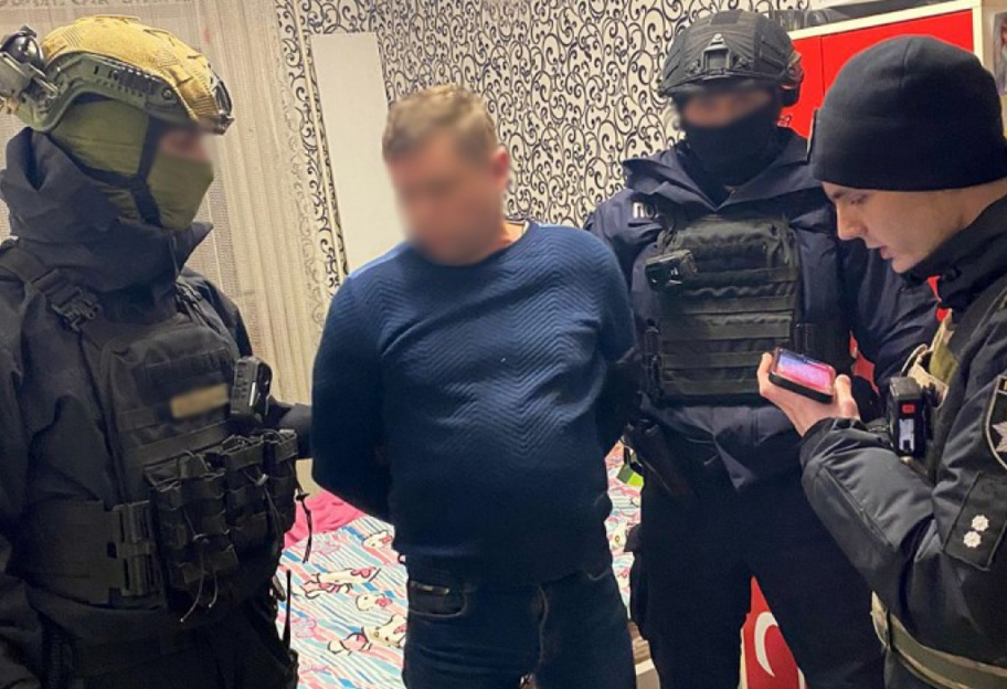 Нападение на военного ТЦК в Чернигове: полиция задержала злоумышленника - фото 1