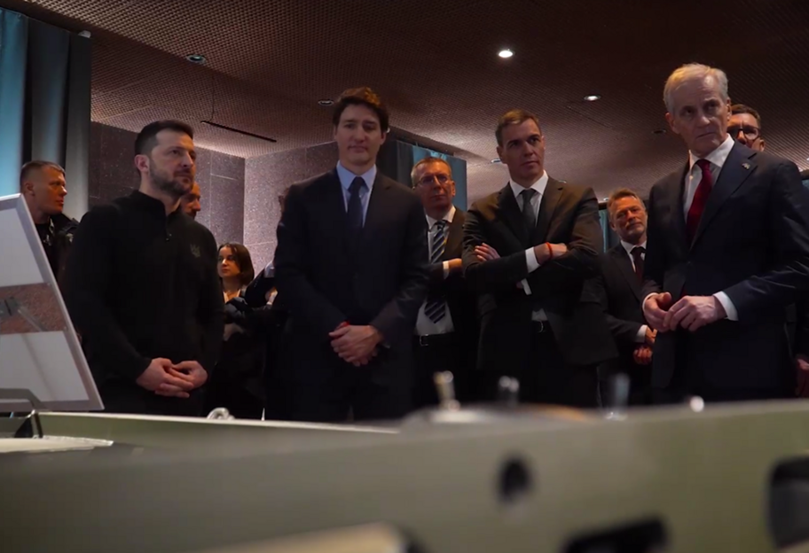 Зеленский презентовал новые украинские дроны и ракеты на саммите Support Ukraine - фото 1