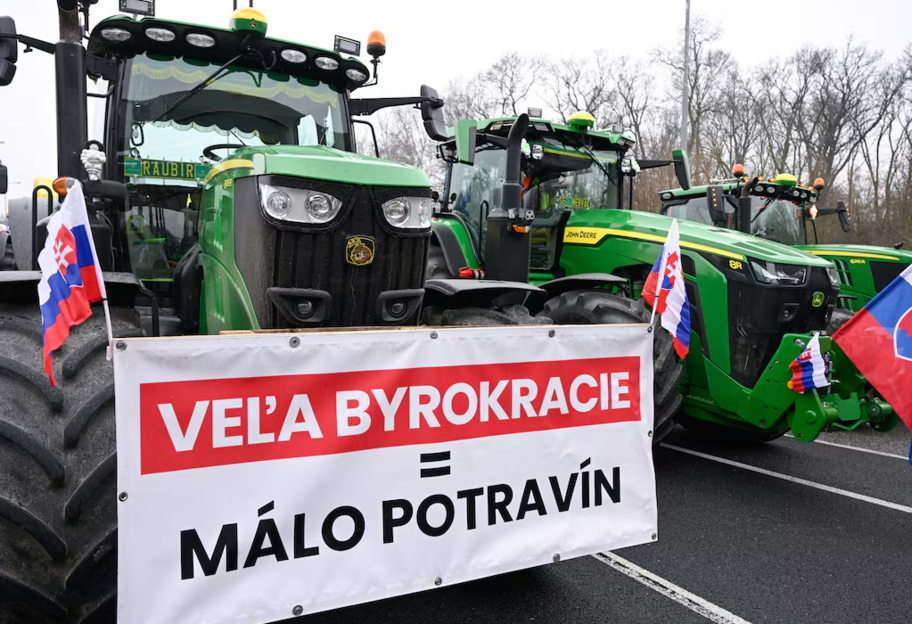 Чешские и словацкие фермеры заблокировали границу из-за импорта из Украины и Южной Америки - фото 1