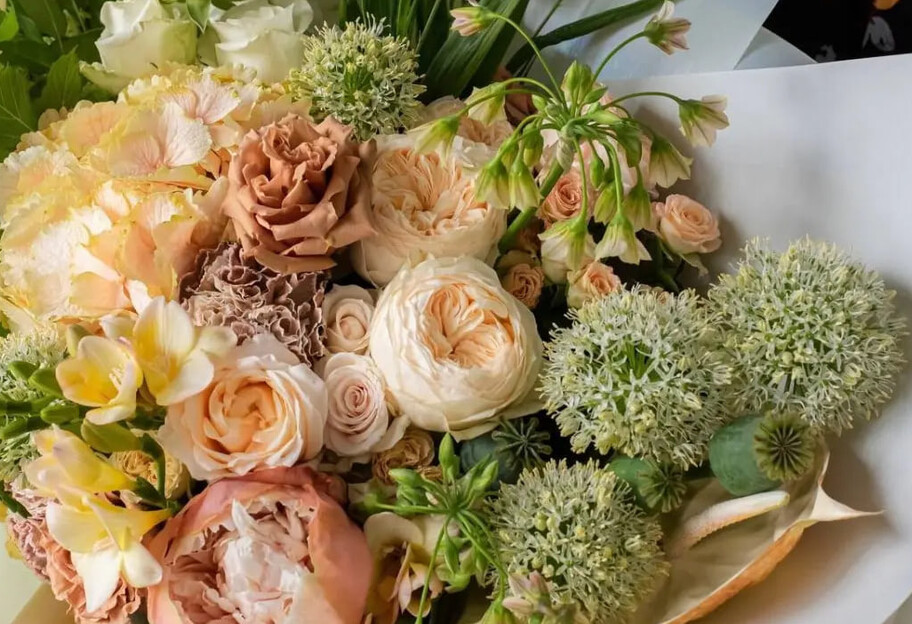 Какие цветы не покупать на 8 марта - советы флористов - фото 1