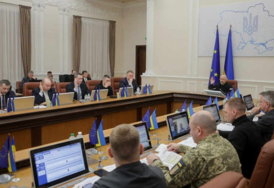 Разминирование Украины: Кабмин наращивает производство отечественной техники для очистки территорий - фото 1