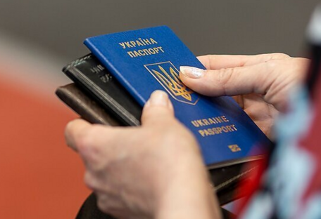 МВД упростило процедуру оформления паспорта для мужчин за границей