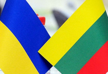 Литва предоставила Украине €10 млн на производство дальнобойного оружия — Умеров