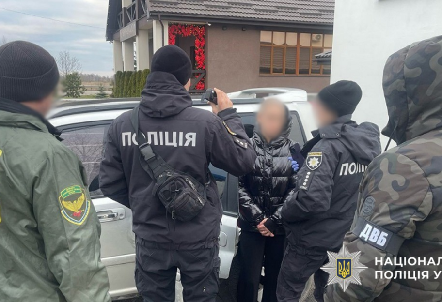 Нацполиция в Ровенской области разоблачила организаторов незаконной переправки военнообязанных за границу - фото 1