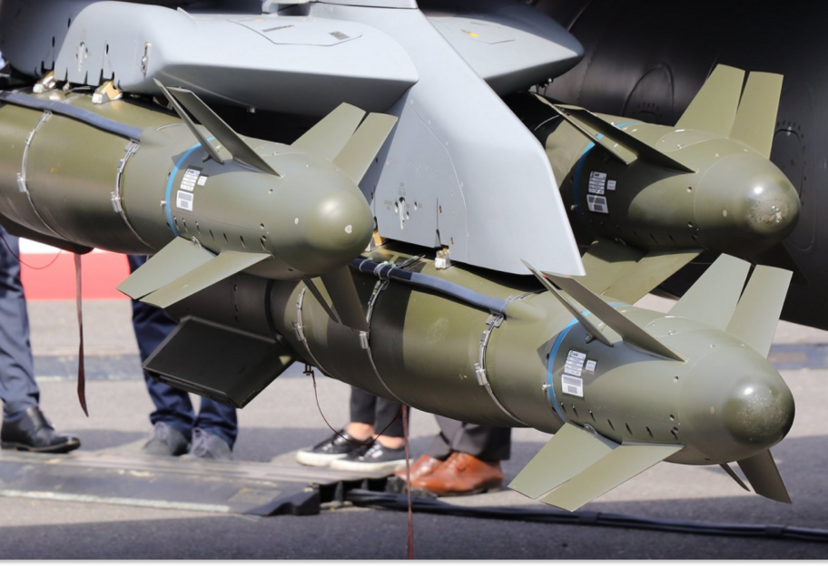 Помощь Украине: Франция предоставит в 2025 году 1 200 французских авиабомб AASM Hammer - фото 1