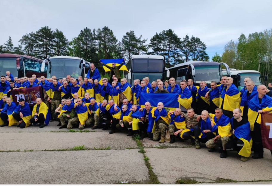 Обмін полоненими: Україна повернула з російського полону 205 українських воїнів - фото 1