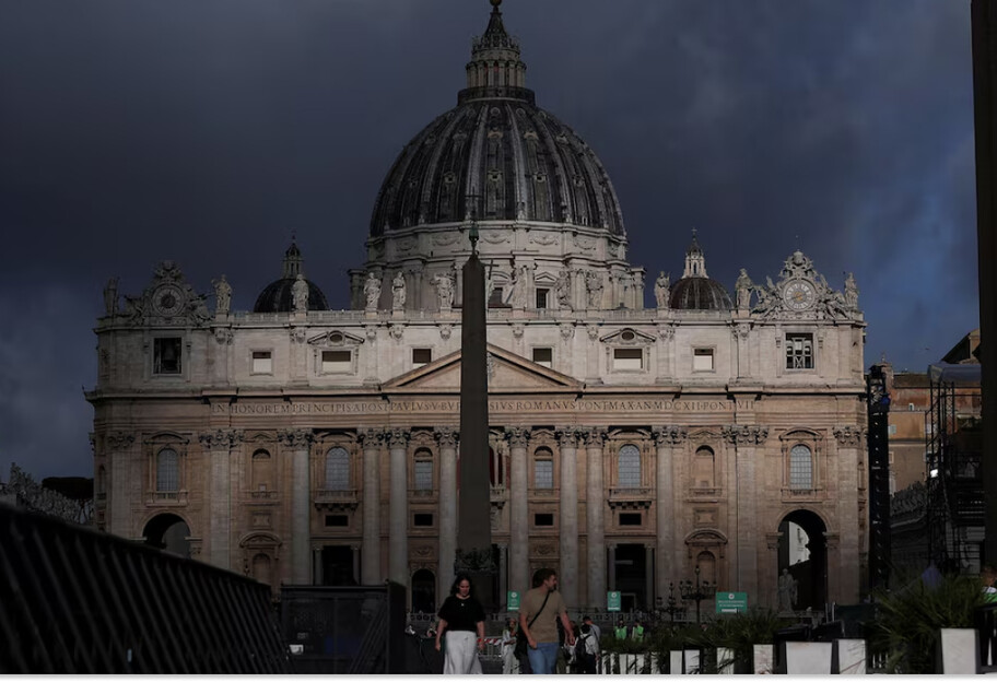 У Ватикані розпочався конклав з обрання нового Папи Римського - фото 1