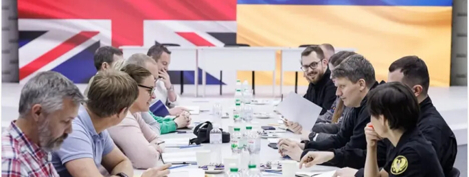 Британія виділить $3 млрд з прибутків від заморожених активів рф для посилення обороноздатності України