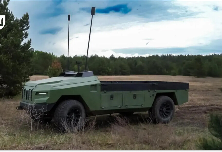 Міноборони: ЗСУ отримали на озброєння безпілотний наземний комплекс PROTECTOR - фото 1