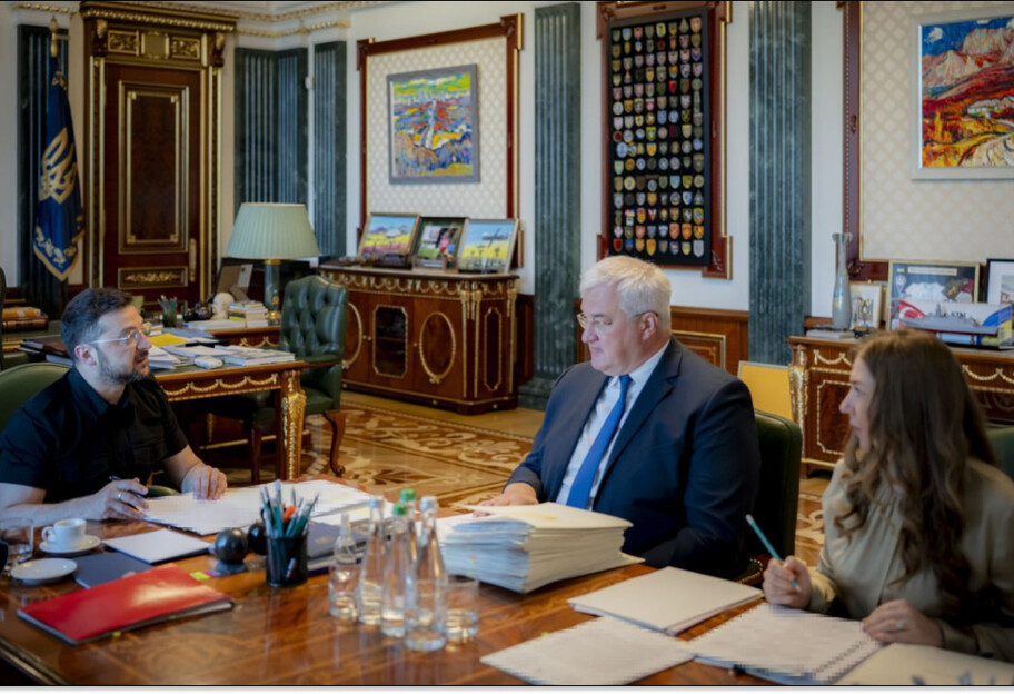 Зеленський призначив 16 послів у низці країн - фото 1