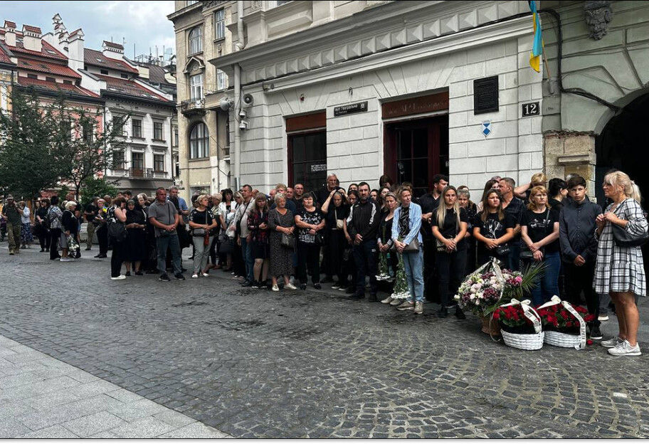 Львов прощается с 12 павшими в плену воинами (фото) - фото 1