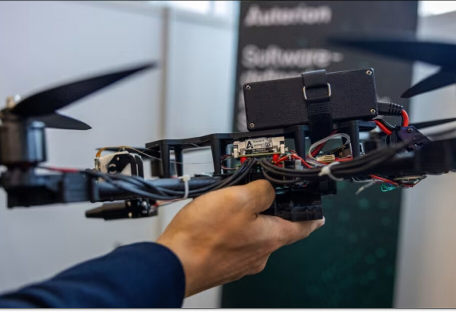 Україна може отримати 33 000 AI-систем для дронів — ЗМІ - фото 1