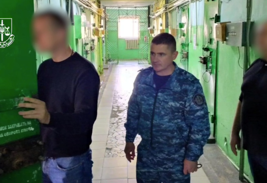 Руководитель СИЗО в Таганроге сообщен о подозрении в пытках украинской журналистки Рощиной - фото 1