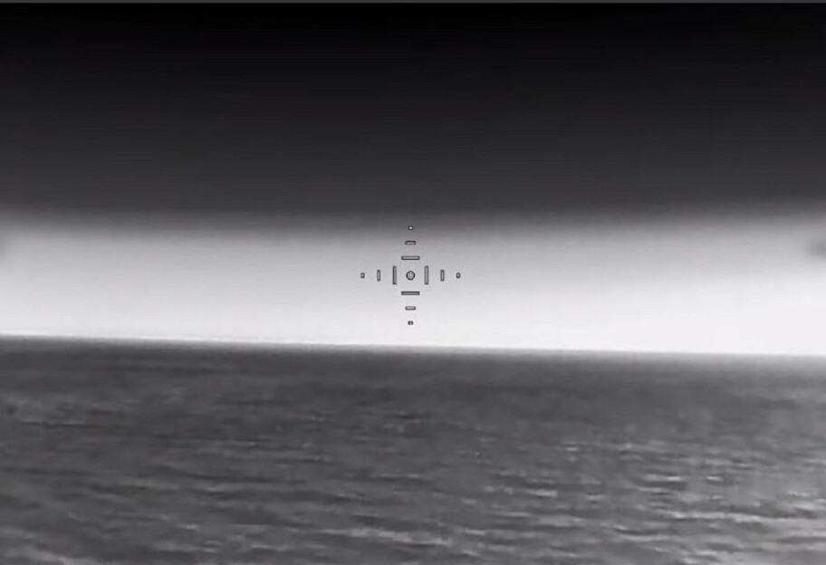 Бойцы ГУР уничтожили десантный катер врага и сожгли несколько РЛС в Крыму - фото 1