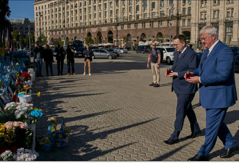 До Києва 12 серпня прибув глава МЗС Чехії Яе Ліпавський: деталі візиту - фото 1