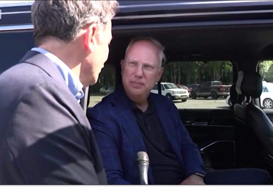 Встреча Путина и Трампа: российская делегация назвала ключевой вопрос во время саммита на Аляске - фото 1