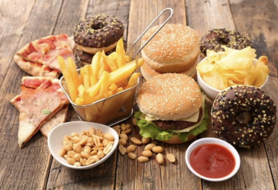 Вредные перекусы: какие продукты ухудшают здоровье - фото 1