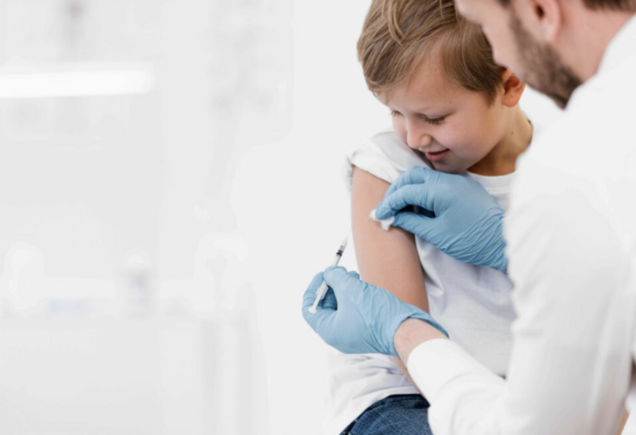 Обязательные прививки для школьников – что должно быть у ребенка в 6 лет - фото 1