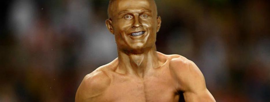 Роналду уже не тот: в сети потешаются над новым бюстом футболиста