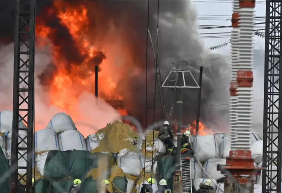 Міненерго: росіяни атакували об'єкти енергетики та газотранспортної інфраструктури в шести регіонах  - фото 1