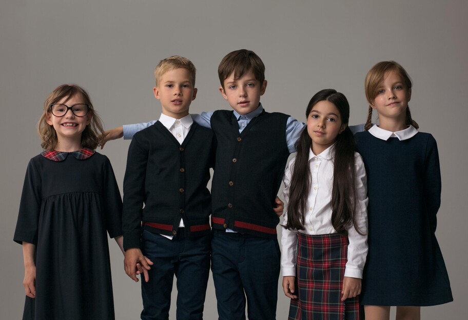 Форма у школі - чи має дитина право носити будь-який одяг - фото 1