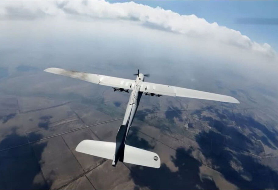 Российский дрон атаковал гражданское авто на Херсонщине - пострадала беременная девушка и мужчина - фото 1