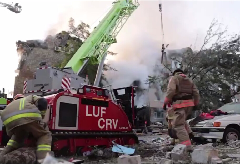 МВД: Аварийно-розыскные работы в Киеве длились непрерывно более 30 часов - фото 1