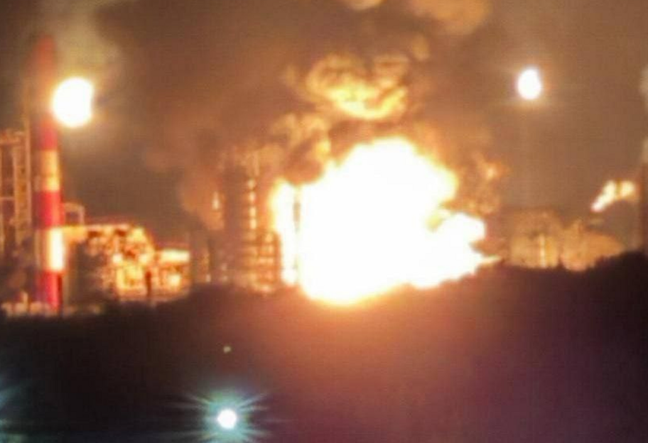  У СБС ЗСУ підтвердили удари по Рязанському та Луганському НПЗ (відео) - фото 1