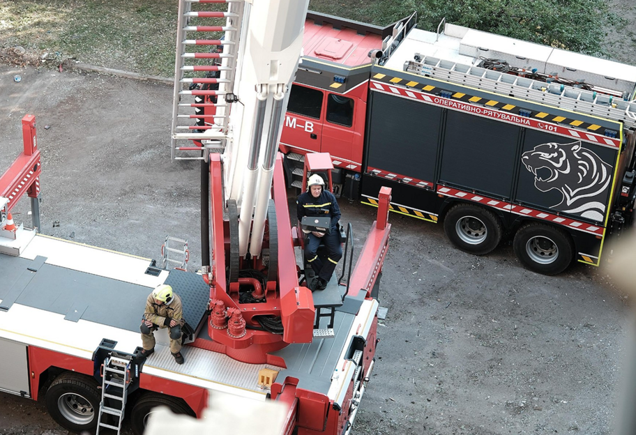 В ГСЧС сообщили о завершении аварийно-спасательных работ в Святошинском районе - фото 1