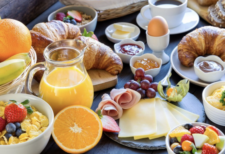 Правильный завтрак – диетологи назвали лучшие продукты - фото 1